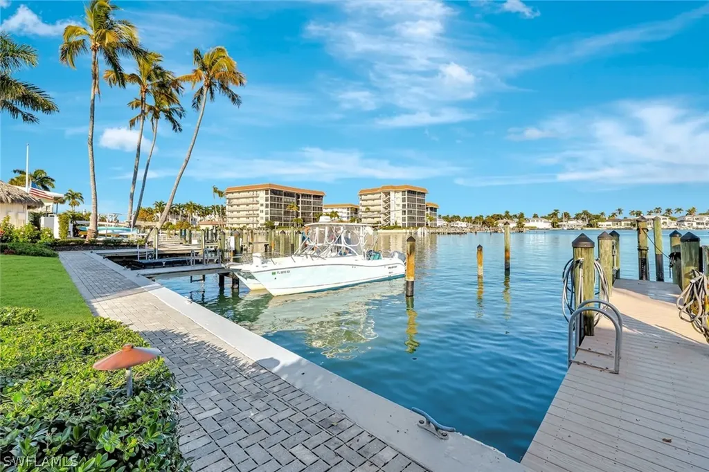2850 Gulf Shore Boulevard N Naples FL 34103