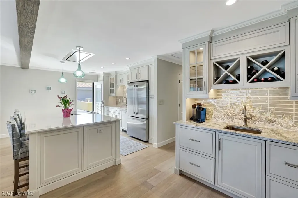 2850 Gulf Shore Boulevard N Naples FL 34103