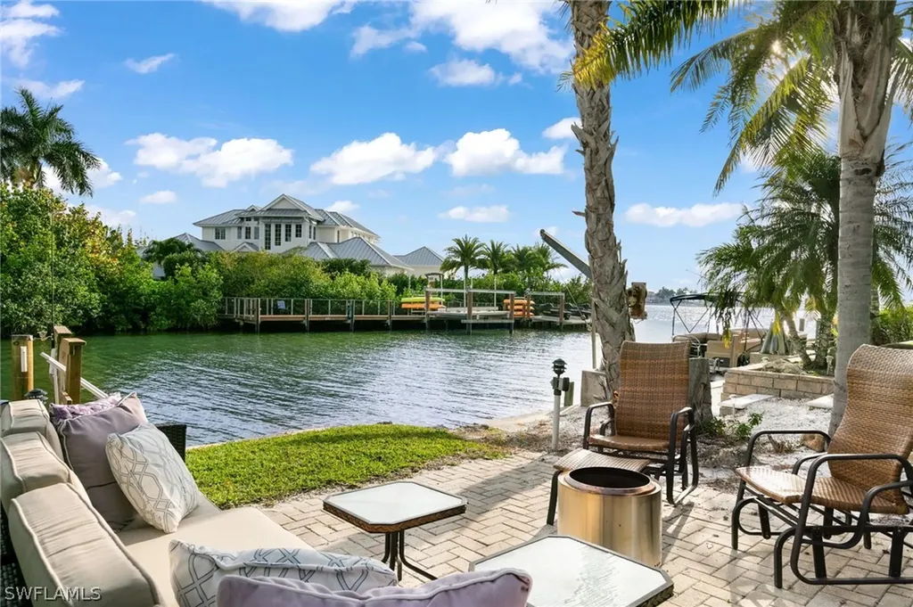 1360 Chesapeake Avenue Naples FL 34102