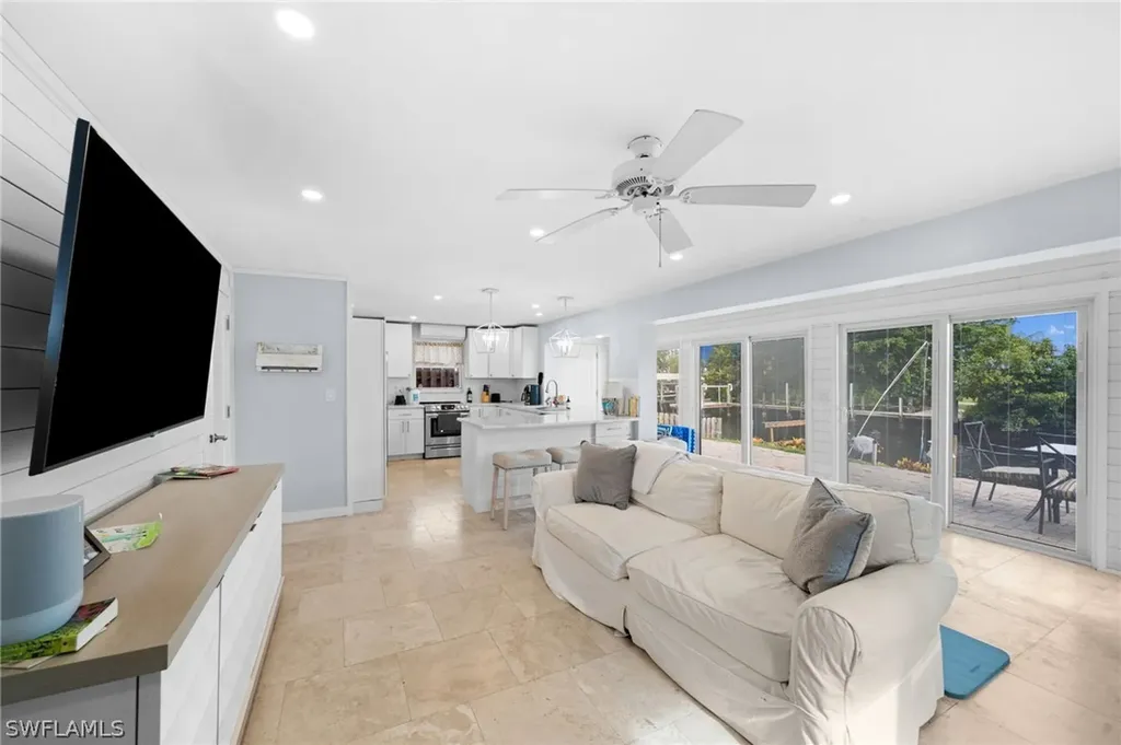 1360 Chesapeake Avenue Naples FL 34102
