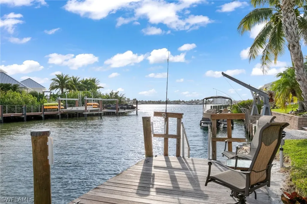 1360 Chesapeake Avenue Naples FL 34102