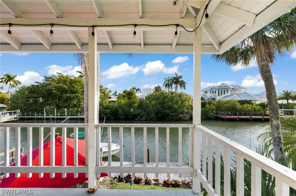 1360 Chesapeake Avenue Naples FL 34102