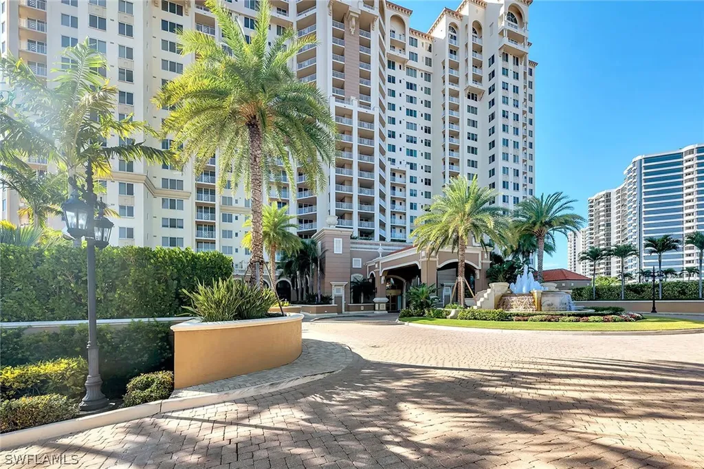 6597 Nicholas Boulevard Naples FL 34108