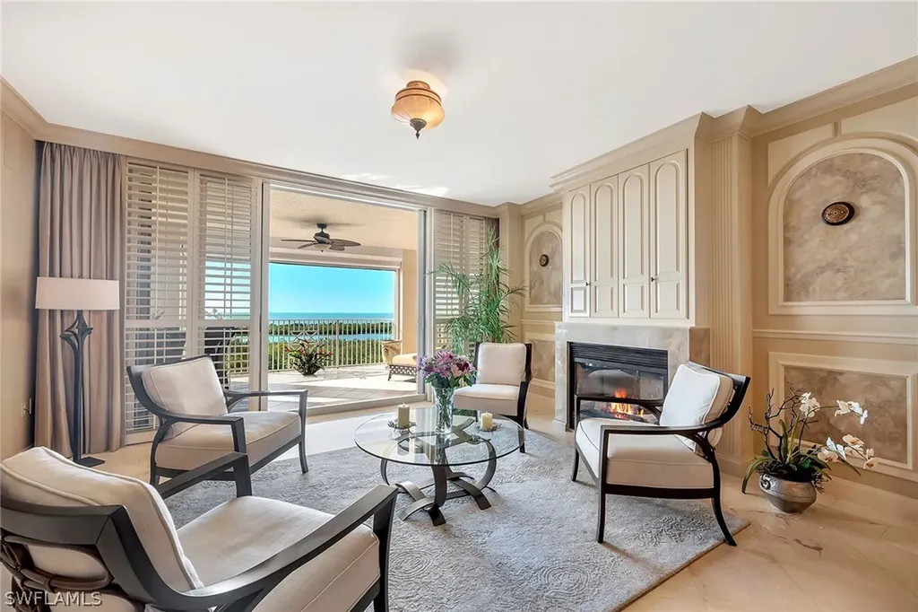 6597 Nicholas Boulevard Naples FL 34108