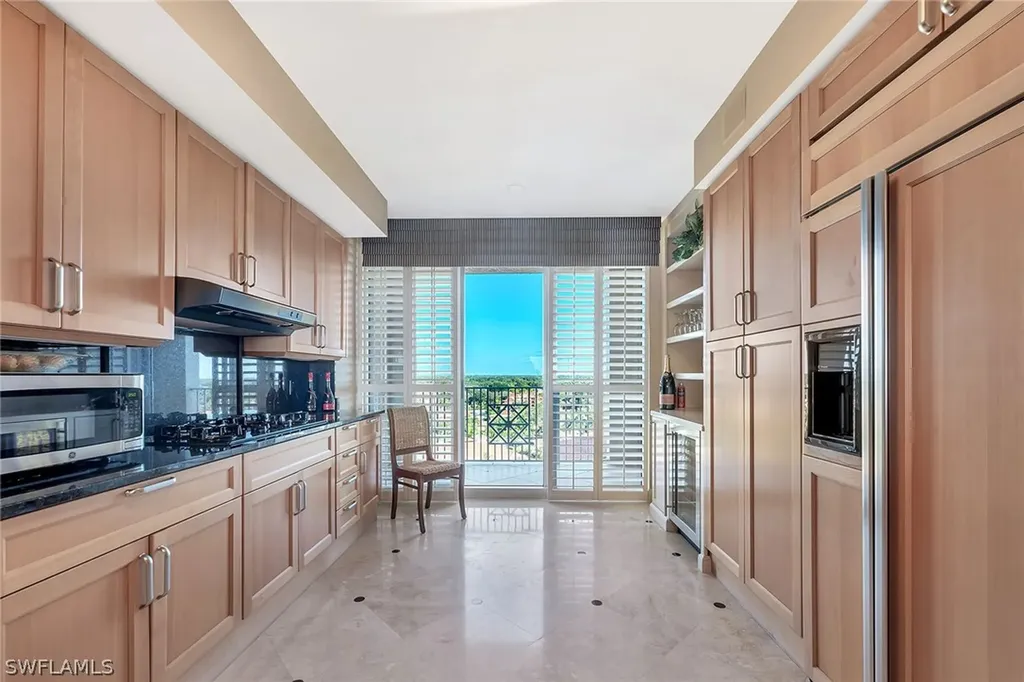 6597 Nicholas Boulevard Naples FL 34108