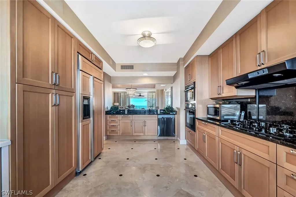 6597 Nicholas Boulevard Naples FL 34108