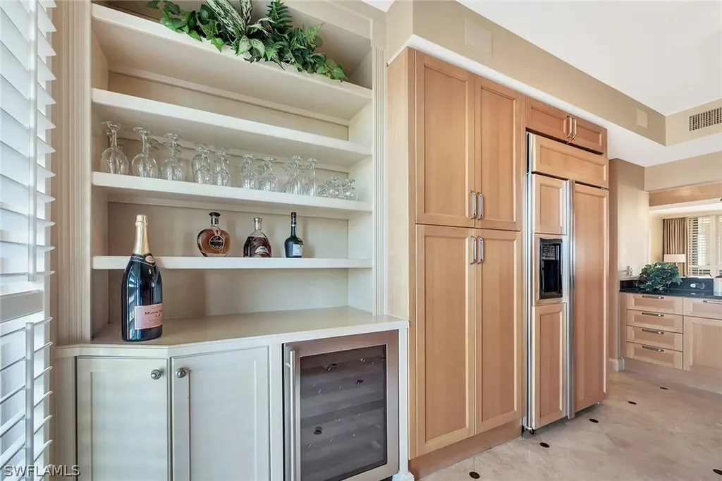 6597 Nicholas Boulevard Naples FL 34108