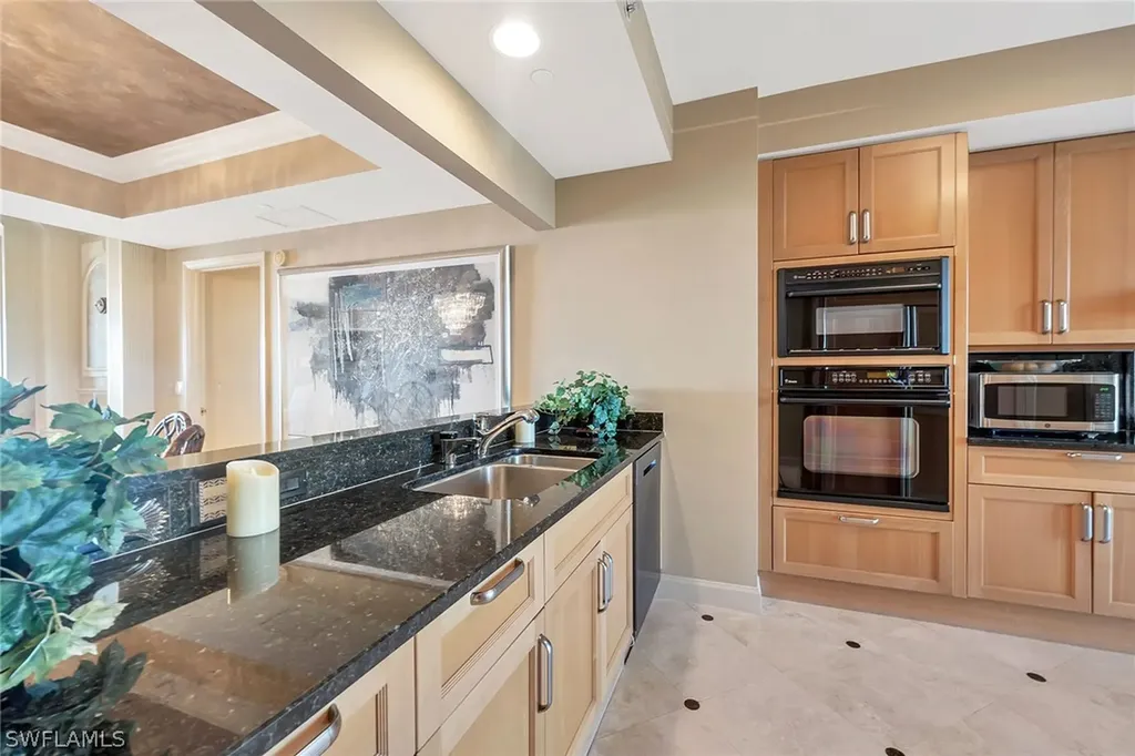 6597 Nicholas Boulevard Naples FL 34108