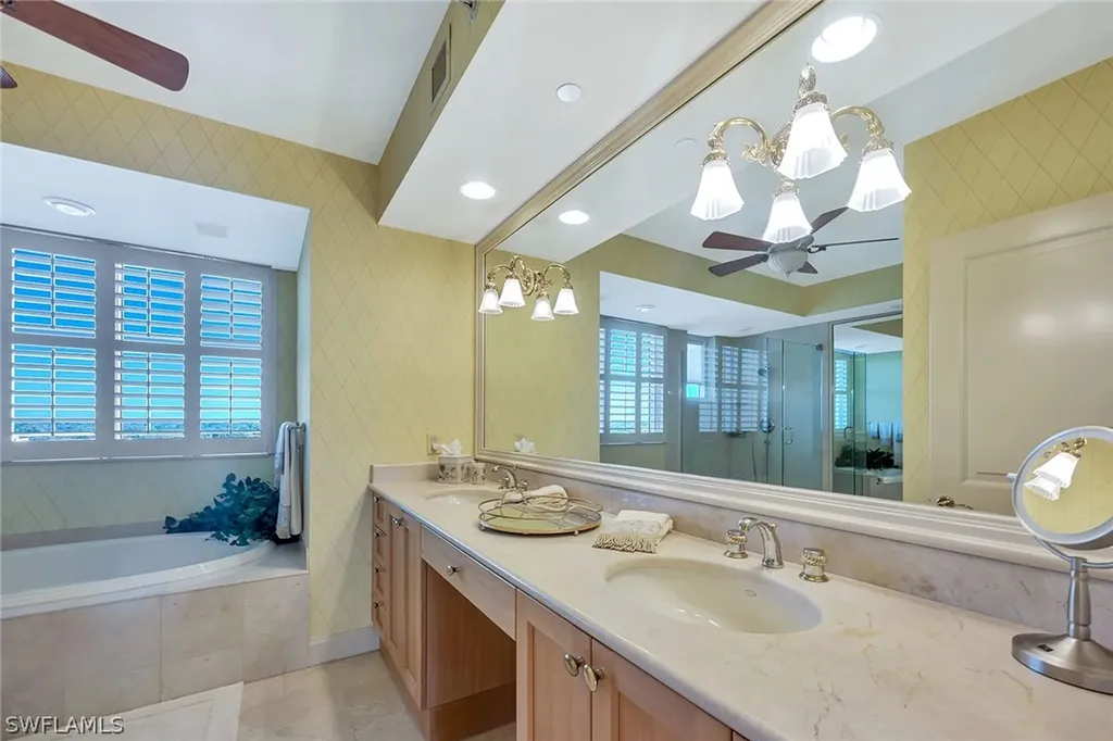 6597 Nicholas Boulevard Naples FL 34108