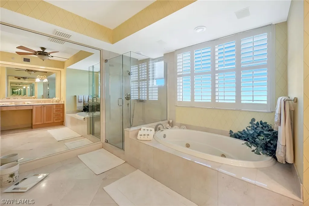 6597 Nicholas Boulevard Naples FL 34108