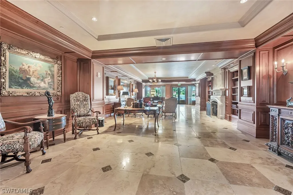 6597 Nicholas Boulevard Naples FL 34108