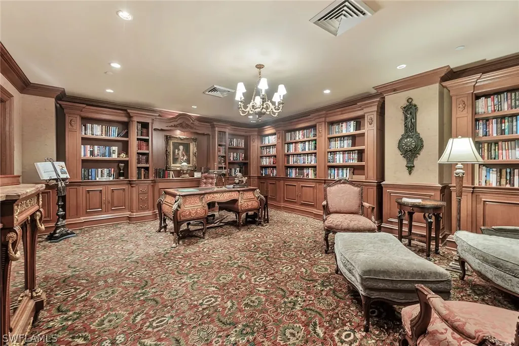 6597 Nicholas Boulevard Naples FL 34108