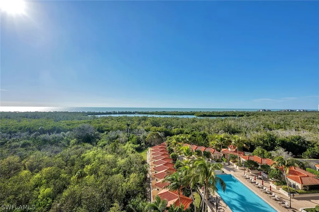 6597 Nicholas Boulevard Naples FL 34108