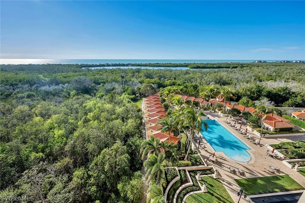 6597 Nicholas Boulevard Naples FL 34108
