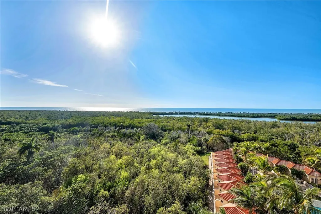 6597 Nicholas Boulevard Naples FL 34108