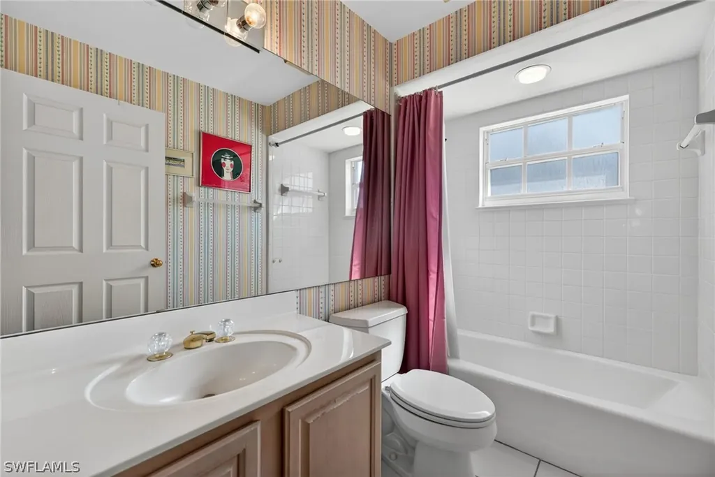 242 Via Perignon Naples FL 34119
