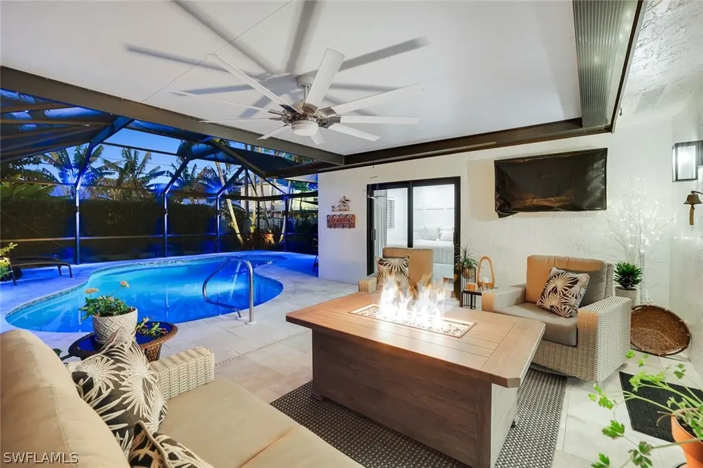 585 100th Avenue N Naples FL 34108