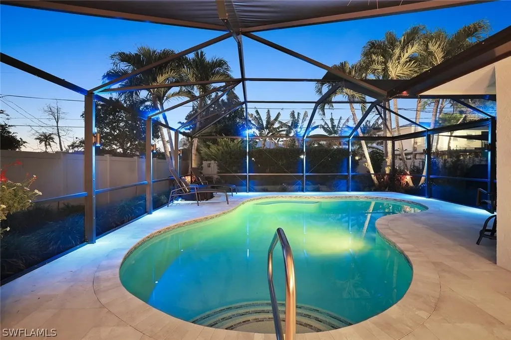 585 100th Avenue N Naples FL 34108