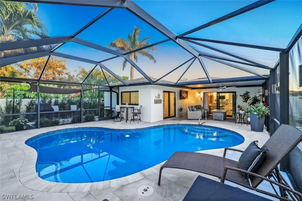 585 100th Avenue N Naples FL 34108