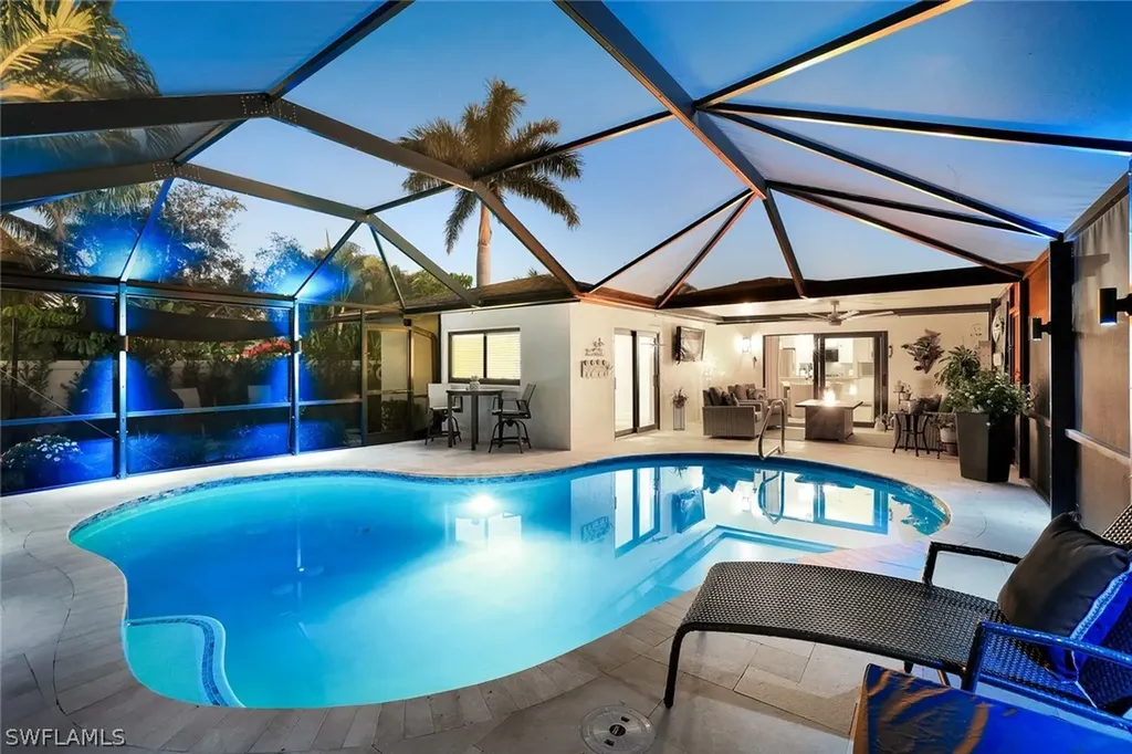 585 100th Avenue N Naples FL 34108