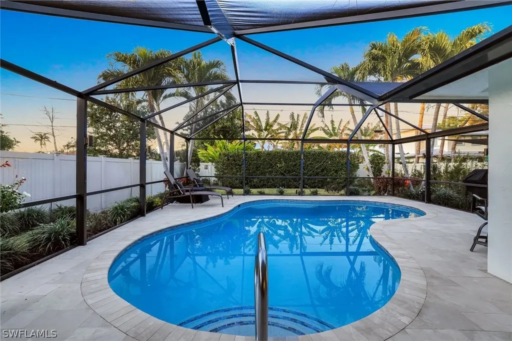 585 100th Avenue N Naples FL 34108