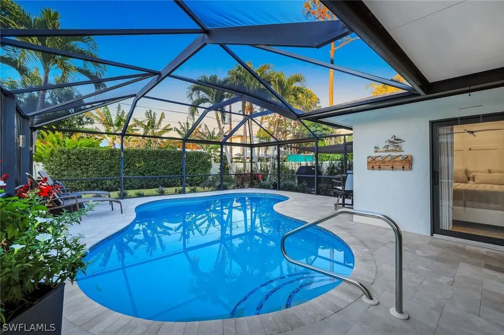 585 100th Avenue N Naples FL 34108