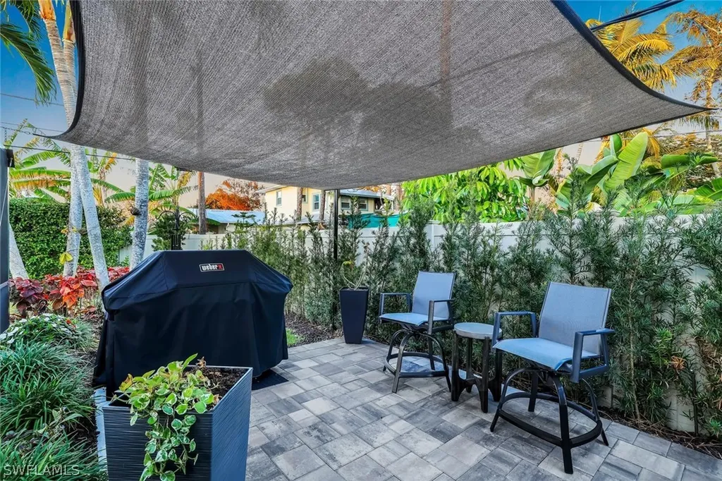 585 100th Avenue N Naples FL 34108