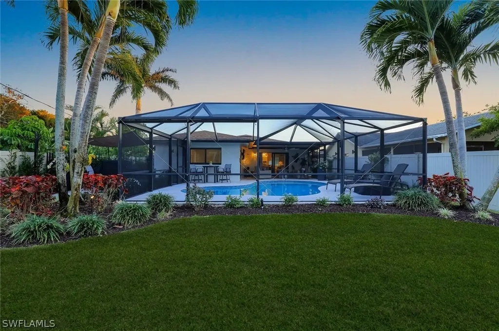 585 100th Avenue N Naples FL 34108
