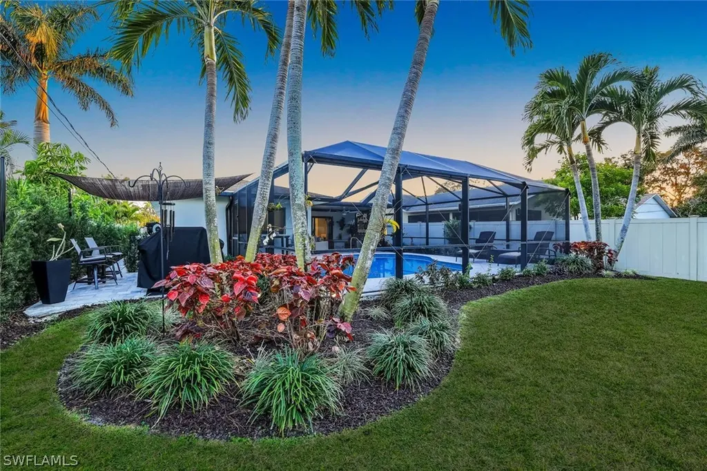 585 100th Avenue N Naples FL 34108