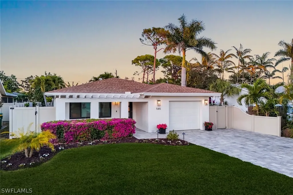 585 100th Avenue N Naples FL 34108