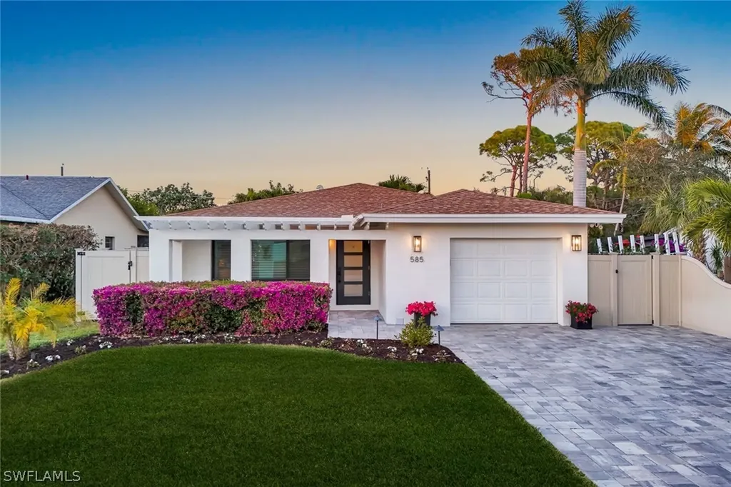 585 100th Avenue N Naples FL 34108