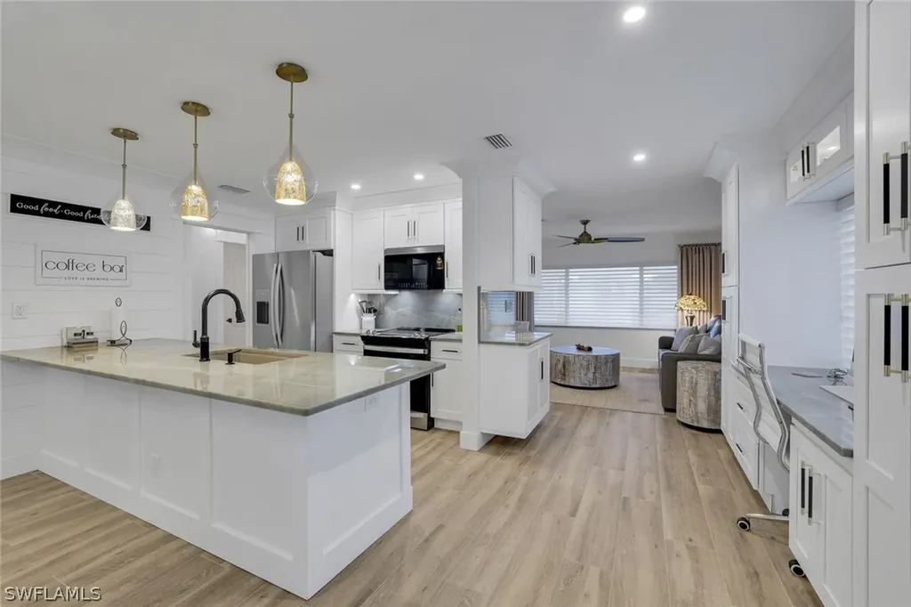 585 100th Avenue N Naples FL 34108