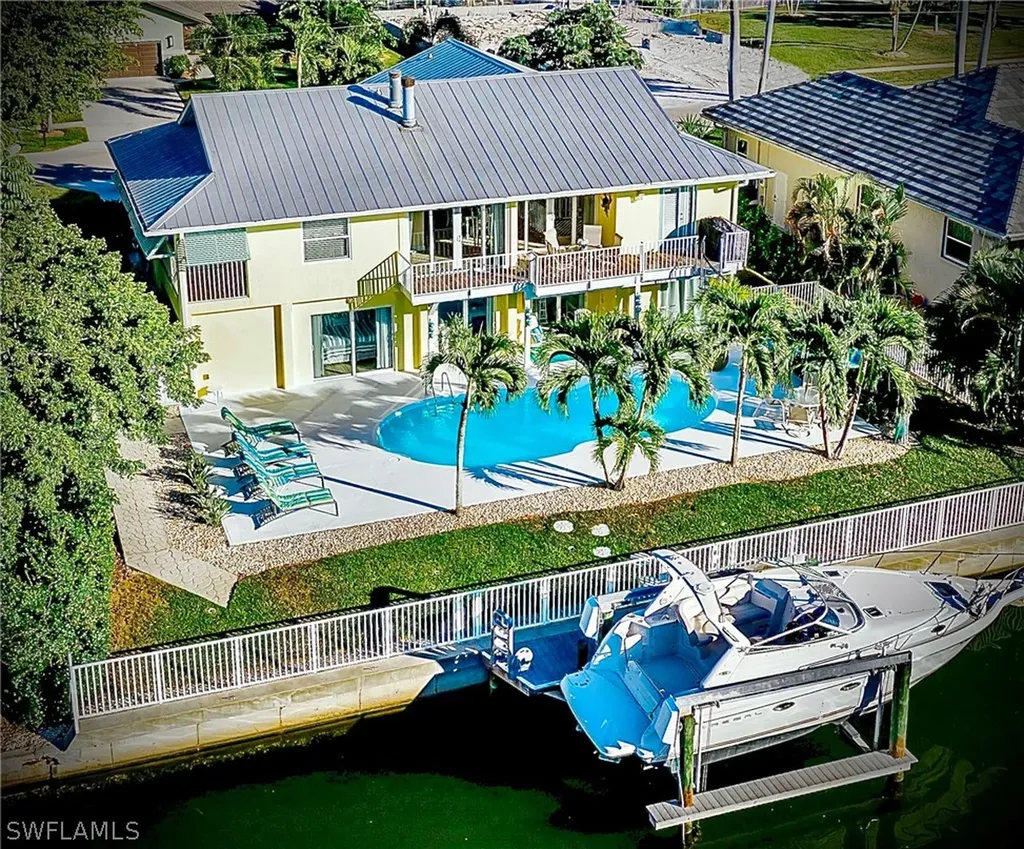 Marco Island FL, 468 Capri Court