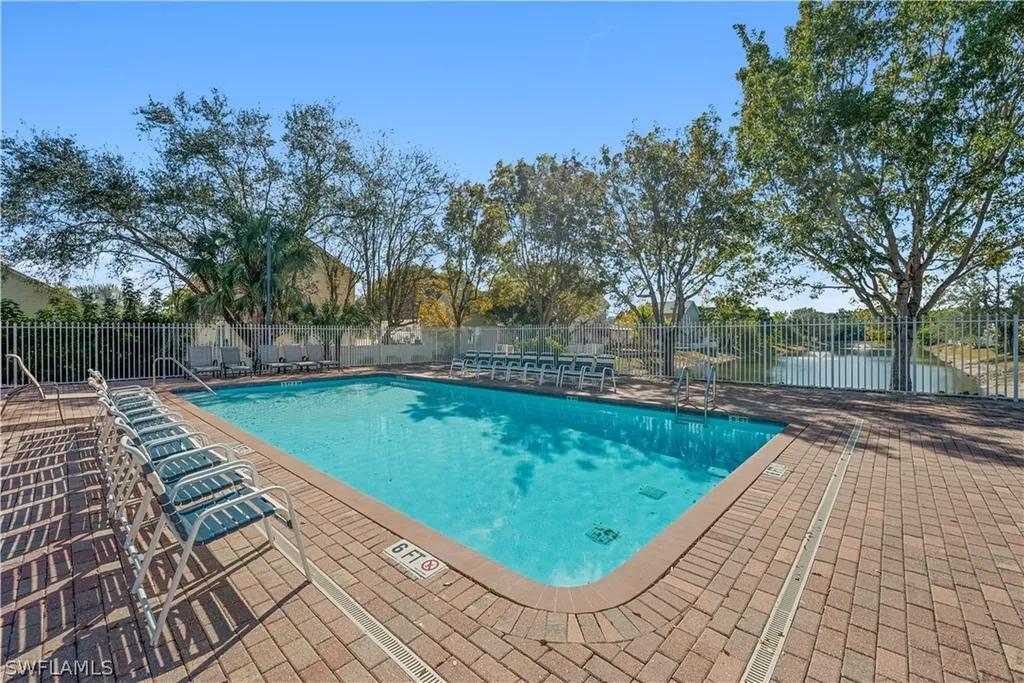 150 Leawood Circle Naples FL 34104