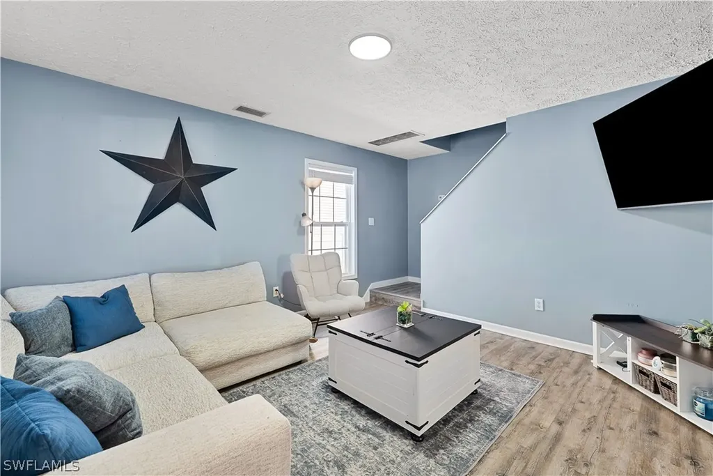 150 Leawood Circle Naples FL 34104