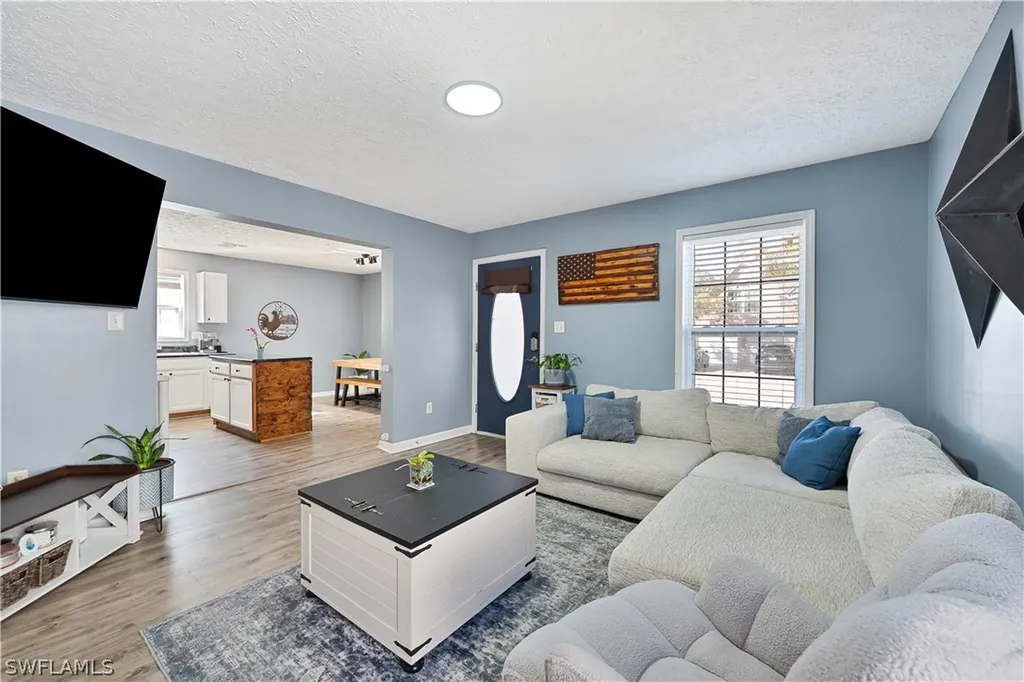 150 Leawood Circle Naples FL 34104