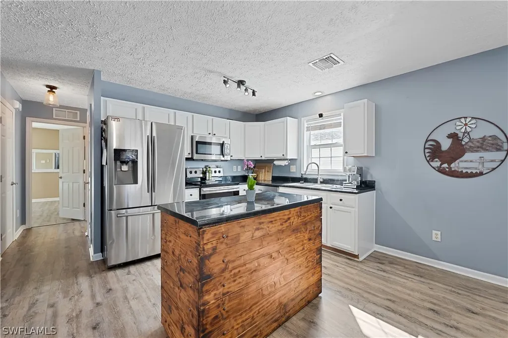 150 Leawood Circle Naples FL 34104
