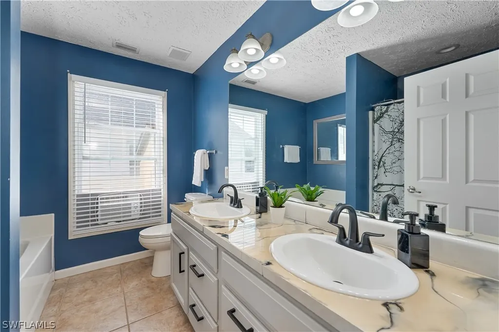150 Leawood Circle Naples FL 34104