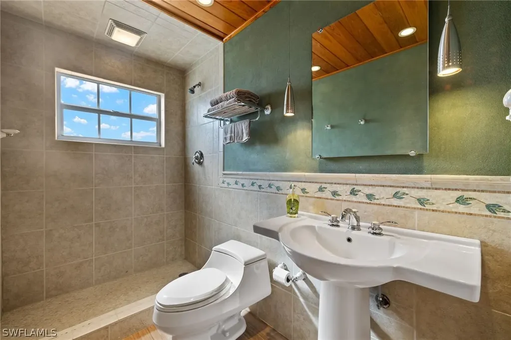 675 Randy Lane Fort Myers Beach FL 33931