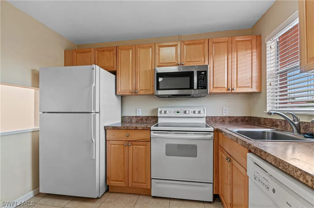 225 Turtle Lake Court Naples FL 34105