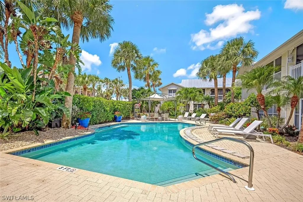433 2nd Street S Naples FL 34102