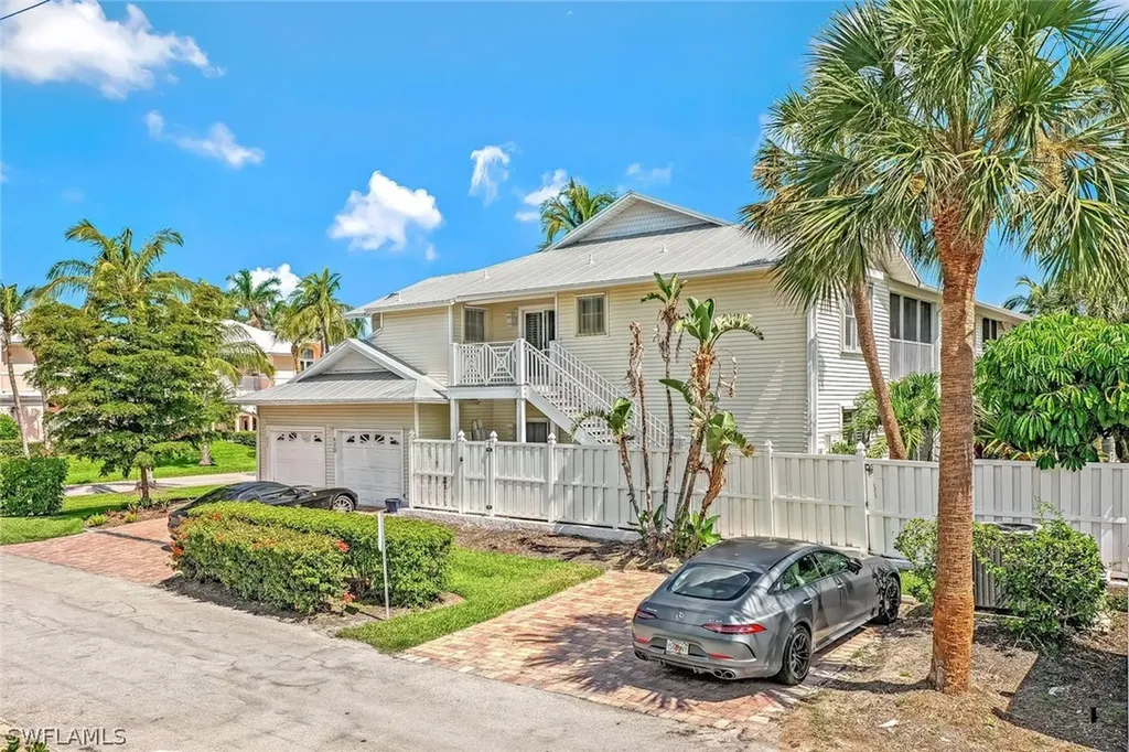 433 2nd Street S Naples FL 34102