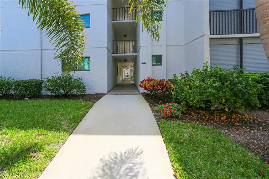 788 Park Shore Drive Naples FL 34103