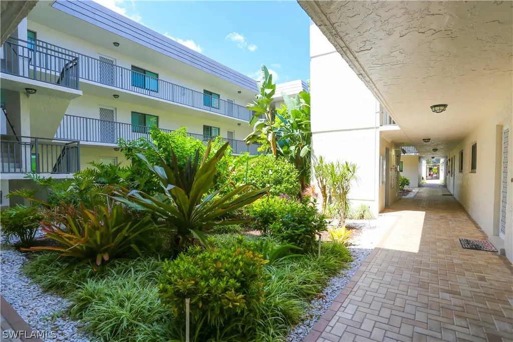 788 Park Shore Drive Naples FL 34103