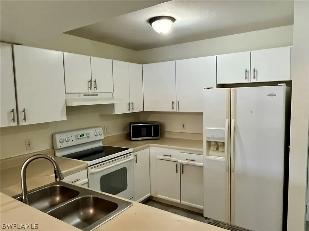 8224 Key Royal Circle Naples FL 34119