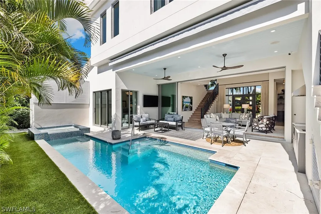790 6th Avenue N Naples FL 34102
