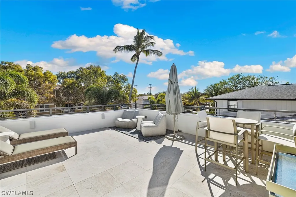 790 6th Avenue N Naples FL 34102