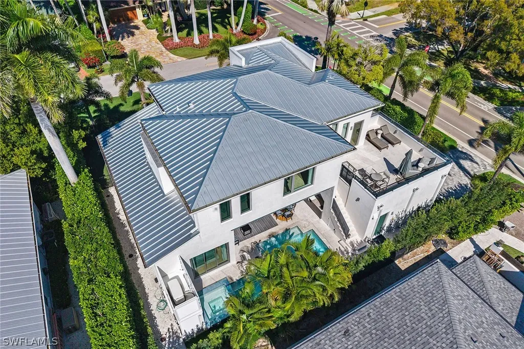 790 6th Avenue N Naples FL 34102