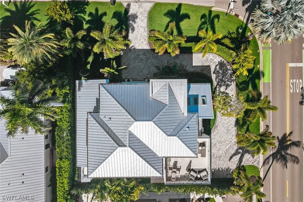 790 6th Avenue N Naples FL 34102