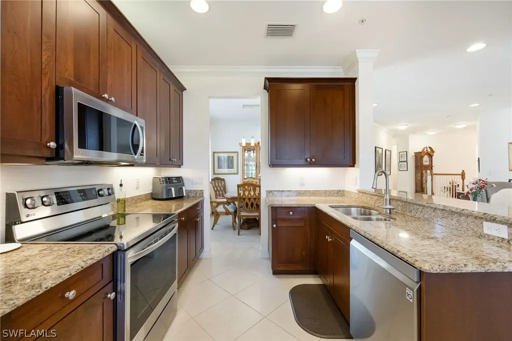 6553 Monterey Point Naples FL 34105